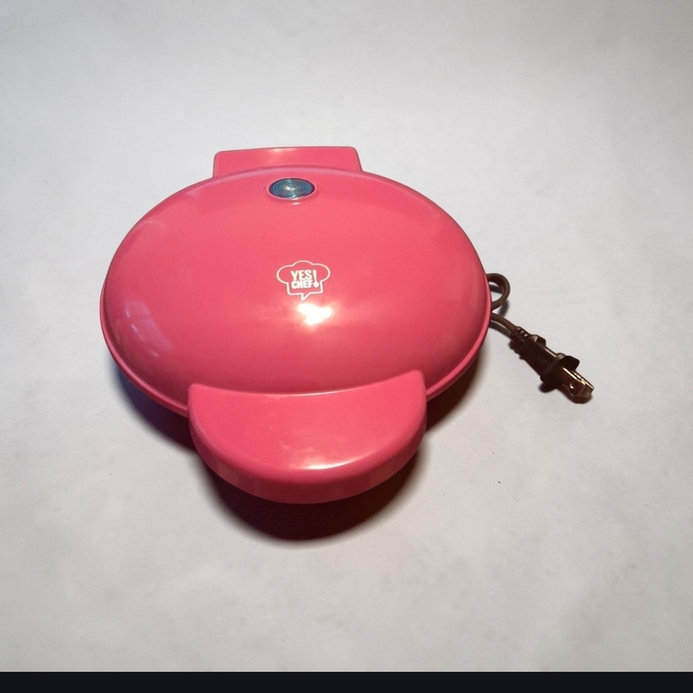 Pink Waffle Maker - Picture 6 of 6